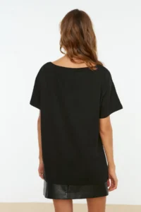 TRENDYOLMİLLA Black 100% Cotton Oversized/Wide Pattern Boat Neck Knitting T-Shirt - Image 7