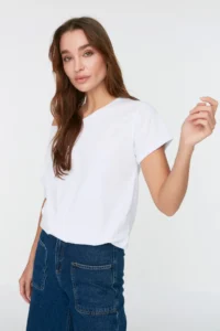 TRENDYOLMİLLA White 100% Cotton Oversized/Wide Pattern Boat Neck Knitting T-Shirt - Image 3