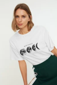 TRENDYOLMİLLA Ecru 100% Cotton Printed Boyfriend Fit Crew Neck Knitting T-Shirt - Image 9