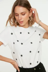 TRENDYOLMİLLA White 100% Thick Cotton Star Printed Regular/Normal Pattern Knitting T-Shirt