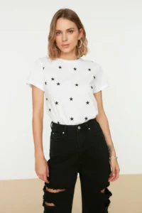 TRENDYOLMİLLA White 100% Thick Cotton Star Printed Regular/Normal Pattern Knitting T-Shirt - Image 3