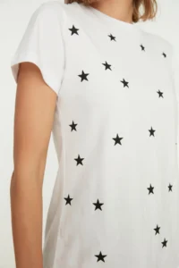 TRENDYOLMİLLA White 100% Thick Cotton Star Printed Regular/Normal Pattern Knitting T-Shirt - Image 5