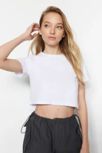 TRENDYOLMİLLA Black-White 2 Sets Package 100% Cotton Crop Crew Neck Knitting T-Shirt - Image 2