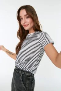 TRENDYOLMİLLA Black Striped Basic Crew Neck Short Sleeve Regular Pattern Knitting T-Shirt - Image 2