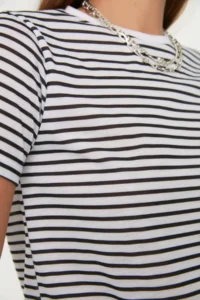 TRENDYOLMİLLA Black Striped Basic Crew Neck Short Sleeve Regular Pattern Knitting T-Shirt - Image 3