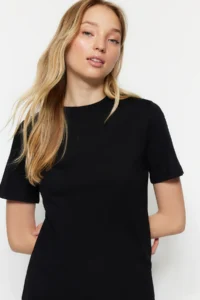 TRENDYOLMİLLA Black 100% Cotton Basic Crew Neck Knitting T-Shirt - Image 6