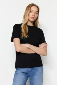 TRENDYOLMİLLA Black 100% Cotton Basic Crew Neck Knitting T-Shirt - Image 7