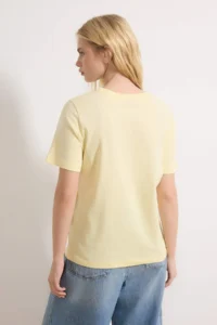 TRENDYOLMİLLA Light Yellow 100% Cotton Basic Crew Neck Knitting T-Shirt - Image 4
