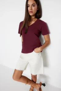 TRENDYOLMİLLA Dark Cherry 100% Cotton Basic V-neck Knitting T-Shirt - Image 3