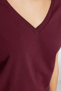 TRENDYOLMİLLA Dark Cherry 100% Cotton Basic V-neck Knitting T-Shirt - Image 4