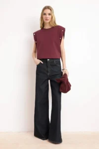 TRENDYOLMİLLA Burgundy 100% Cotton Button Detailed Wadding Look Basic Crew Neck Knitting T-Shirt