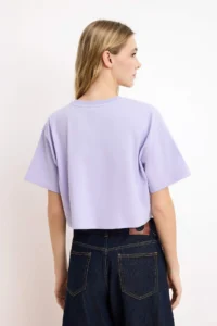 TRENDYOLMİLLA Lilac relaxed/Rahat Pattern 100% Thick Cotton Crop Knitting T-Shirt - Image 4