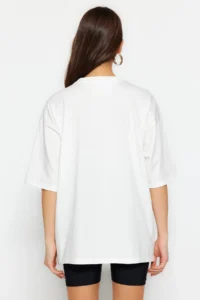 TRENDYOLMİLLA Ecru 100% Thick Cotton Oversized/Wide Pattern Crew Neck Knitting T-Shirt - Image 5