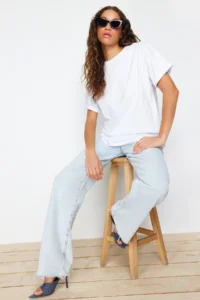 TRENDYOLMİLLA White 100% Thick Cotton Oversized/Wide Pattern Crew Neck Knitting T-Shirt