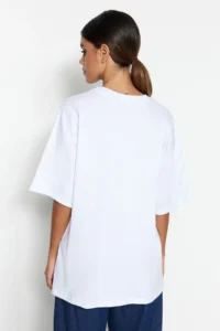TRENDYOLMİLLA White 100% Thick Cotton Oversized/Wide Pattern Crew Neck Knitting T-Shirt - Image 11