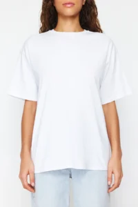 TRENDYOLMİLLA White 100% Thick Cotton Oversized/Wide Pattern Crew Neck Knitting T-Shirt - Image 4