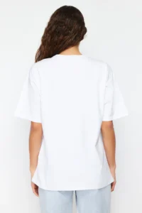 TRENDYOLMİLLA White 100% Thick Cotton Oversized/Wide Pattern Crew Neck Knitting T-Shirt - Image 5