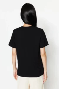 TRENDYOLMİLLA Black 100% Thick Cotton Basic Crew Neck Knitting T-Shirt - Image 6