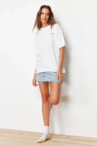 TRENDYOLMİLLA White 100% Cotton Front and Back Printed Boyfriend Fit Crew Neck Knitting T-Shirt - Image 2