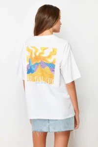 TRENDYOLMİLLA White 100% Cotton Front and Back Printed Boyfriend Fit Crew Neck Knitting T-Shirt - Image 6