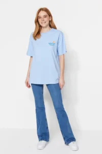 TRENDYOLMİLLA Light Blue 100% Cotton Back and Chest Printed Boyfriend Knitting T-Shirt - Image 11