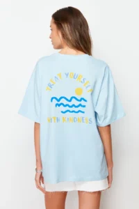 TRENDYOLMİLLA Light Blue 100% Cotton Back and Chest Printed Boyfriend Knitting T-Shirt - Image 6