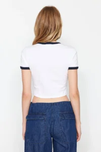 TRENDYOLMİLLA White 100% Cotton Slogan Printed Fitted Crop Crew Neck Knitting T-Shirt - Image 5