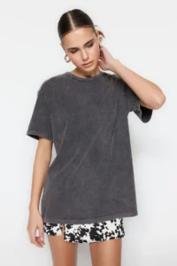 TRENDYOLMİLLA Anthracite 100% Thick Cotton Faded Effect Boyfriend/Wide Pattern Knitting T-Shirt - Image 2