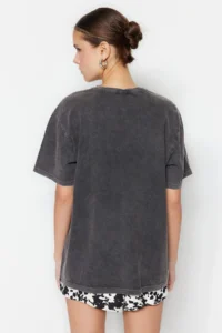TRENDYOLMİLLA Anthracite 100% Thick Cotton Faded Effect Boyfriend/Wide Pattern Knitting T-Shirt - Image 5
