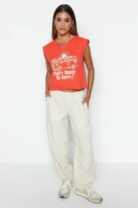 TRENDYOLMİLLA Rejection 100% Cotton Printed Sleeveless relaxed/Rahat Pattern Crop Crew Neck Knitting T-Shirt - Image 4