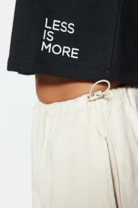 TRENDYOLMİLLA Black 100% Cotton Slogan Printed Crop Crew Neck Knitting T-Shirt - Image 4
