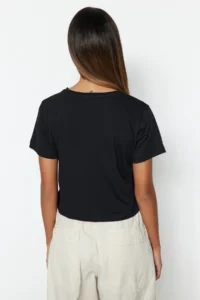 TRENDYOLMİLLA Black 100% Cotton Slogan Printed Crop Crew Neck Knitting T-Shirt - Image 5