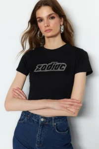 TRENDYOLMİLLA Black Stone Printed Basic Crop Crew Neck Cotton Flexible Knitting T-Shirt - Image 2