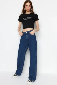 TRENDYOLMİLLA Black Stone Printed Basic Crop Crew Neck Cotton Flexible Knitting T-Shirt - Image 4
