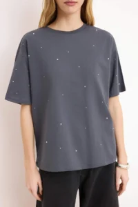 TRENDYOLMİLLA Anthracite 100% Cotton Stone Detaylı relaxed/Geniş Rahat Kesim Crew Neck Knitting T-Shirt - Image 3