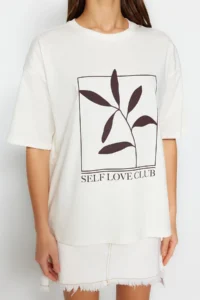 TRENDYOLMİLLA Ecru 100% Cotton Printed relaxed/Wide Relaxed Cut Crew Neck Knitting T-Shirt - Image 3