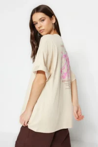 TRENDYOLMİLLA Stone 100% Thick Cotton Front and Back Printed Oversized/Wide Pattern Knitting T-Shirt - Image 7