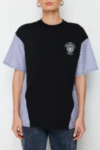 TRENDYOLMİLLA Black Thick Cotton Oversized/Wide Pattern Poplin Detailed Printed Knitting T-Shirt - Image 4
