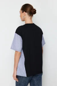 TRENDYOLMİLLA Black Thick Cotton Oversized/Wide Pattern Poplin Detailed Printed Knitting T-Shirt - Image 5