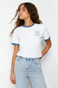 TRENDYOLMİLLA Ecru 100% Cotton Embroidered Contrast Piping Detailed Knitting T-Shirt - Image 3