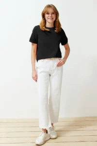 TRENDYOLMİLLA Black Thick Cotton Accessory Detailed Basic/Regular Pattern Knitting T-Shirt - Image 2