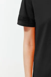 TRENDYOLMİLLA Black Thick Cotton Accessory Detailed Basic/Regular Pattern Knitting T-Shirt - Image 4