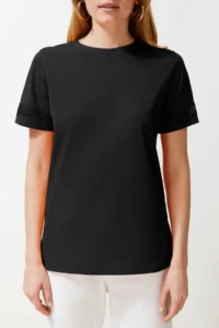 TRENDYOLMİLLA Black Thick Cotton Accessory Detailed Basic/Regular Pattern Knitting T-Shirt - Image 5