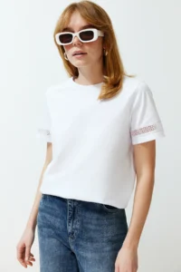 TRENDYOLMİLLA White Accessory Thick Cotton Detailed Basic/Regular Pattern Knitting T-Shirt