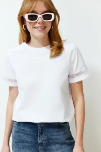 TRENDYOLMİLLA White Accessory Thick Cotton Detailed Basic/Regular Pattern Knitting T-Shirt - Image 2