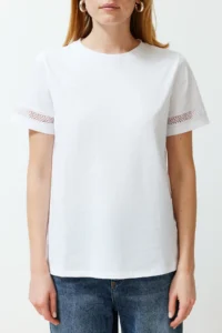 TRENDYOLMİLLA White Accessory Thick Cotton Detailed Basic/Regular Pattern Knitting T-Shirt - Image 5