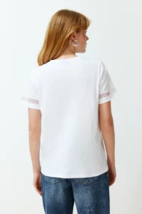 TRENDYOLMİLLA White Accessory Thick Cotton Detailed Basic/Regular Pattern Knitting T-Shirt - Image 6