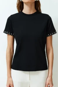 TRENDYOLMİLLA Black Stone Accessory Detailed Regular Pattern Knitting T-Shirt - Image 4