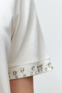 TRENDYOLMİLLA White Pearl Detailed Regular/Normal Pattern Knitting T-Shirt - Image 4