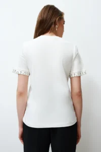 TRENDYOLMİLLA White Pearl Detailed Regular/Normal Pattern Knitting T-Shirt - Image 6